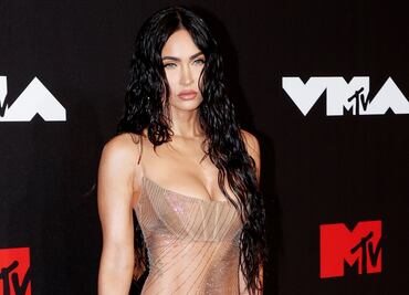 Megan Fox 'paraliza' los VMA's con su vestido transparente más revelador
