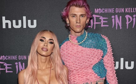 Al estilo Barbie, Megan Fox se luce en minivestido rosa y con cambio de look 