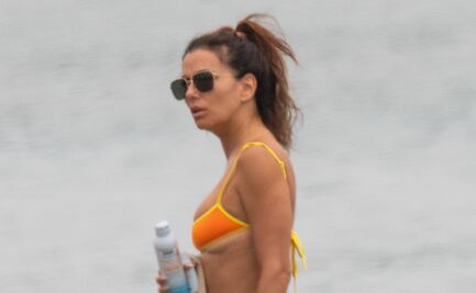 Eva Longoria luce su bikini de hilo más diminuto en Marbella y roba miradas