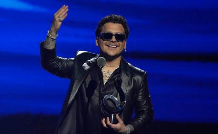 Nodal rompe en llanto en concierto: “No soy un buen ejemplo, tengo 23 años”