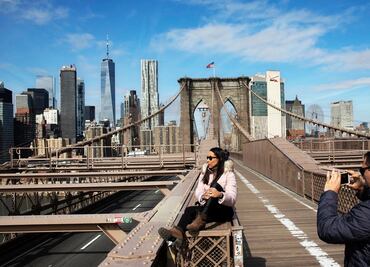 Nueva York planea ofrecer vacunas a turistas en atracciones