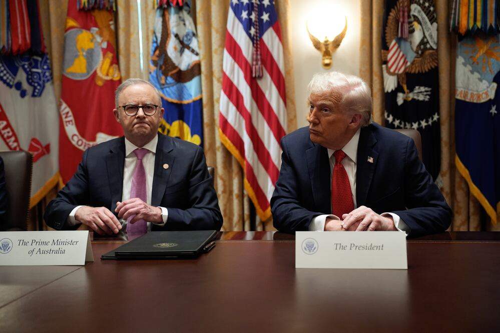 Momento incómodo en la Casa Blanca: Trump le dice “usted no me gusta” al embajador de Australia frente a todos. EFE/EPA/YURI GRIPAS / POOL