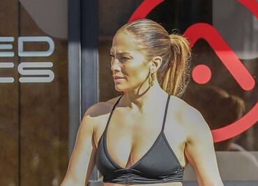 Jennifer Lopez ‘conquista’ Venice Beach con figura en leggings