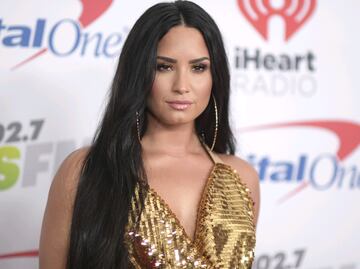 Demi Lovato modela los leggings de su nueva colección en Instagram