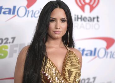 Demi Lovato modela los leggings de su nueva colección en Instagram