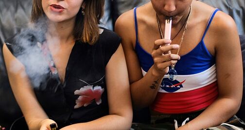 Hallan más incidencia de Covid-19 con el uso de cigarrillos electrónicos