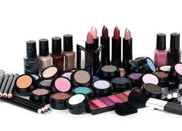 ¿Qué sí y qué no? Cómo empacar tu maquillaje en la maleta de mano