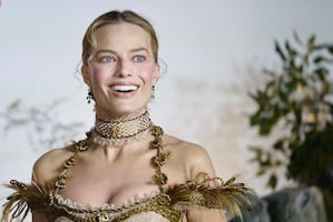 La reina del estilo. Margot Robbie arrasa en el Tropfest de Sydney con look traslúcido