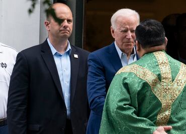 Obispos católicos buscan negar la comunión a Joe Biden por su respaldo al aborto