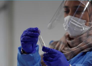 España confirma primer caso de ómicron, la nueva variante del Covid