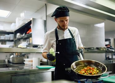 ¿Cuánto gana un cocinero en Estados Unidos? Este es su salario promedio por hora