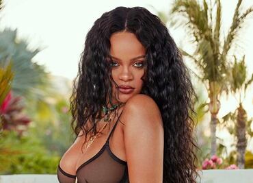 Rihanna luce silueta tonificada con lencería en Instagram