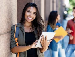 California lanza becas en colegios comunitarios para hispanos