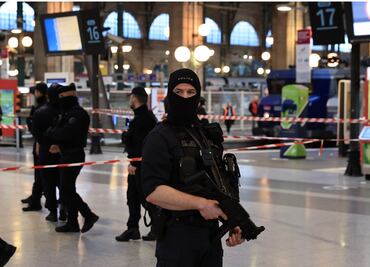 Sujeto ataca a personas en tren de París; hay seis heridos