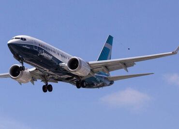 Boeing 747 de carga aterriza de emergencia en Miami por problema en motor. VIDEO