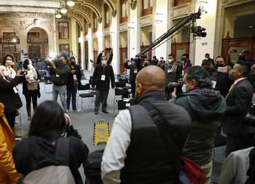 Periodistas mexicanos guardan minuto de silencio en "mañanera" por asesinatos