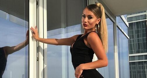 La novia de Luis Miguel enciende Instagram en lencería de encaje