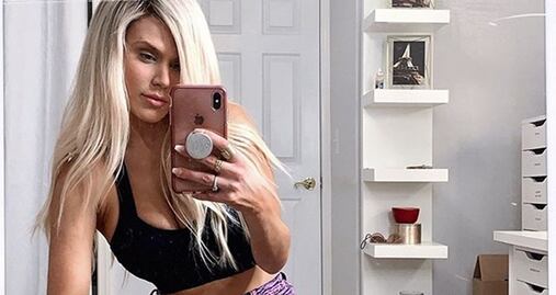 Luchadora de la WWE impacta con bikini metálico en Instagram