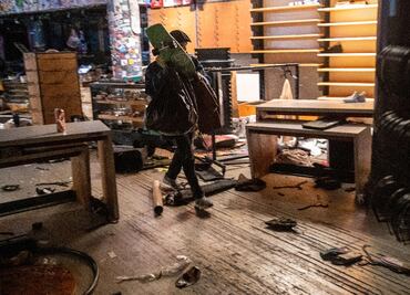 Nueva York adelanta horario de toque de queda tras saqueos