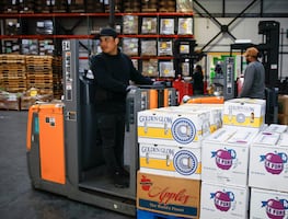 ¡Histórico! Amazon despedirá a 30,000 empleados esta semana en su recorte más grande de la historia