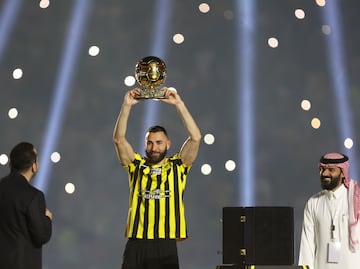 Benzema se suma a Cristiano Ronaldo y firma con club de la liga saudí