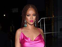 Rihanna enciende las redes con sesión en leggings y mini crop top