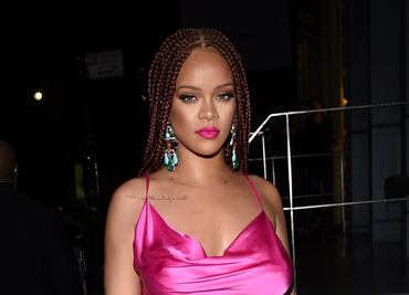 Rihanna enciende las redes con sesión en leggings y mini crop top
