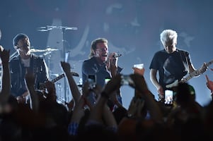 El Sphere de 2,300 mdd se ilumina con U2 en Las Vegas: Celebridades y hits con "UV Achtung Baby"