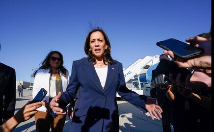 Un nuevo grupo de migrantes enviado por Texas llega a la residencia de Kamala Harris