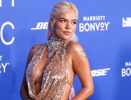 Karol G es 'puro fuego' al lucir bikini body en playa de República Dominicana