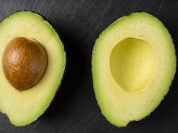 Advierten contaminación de listeria en aguacates cultivados en California