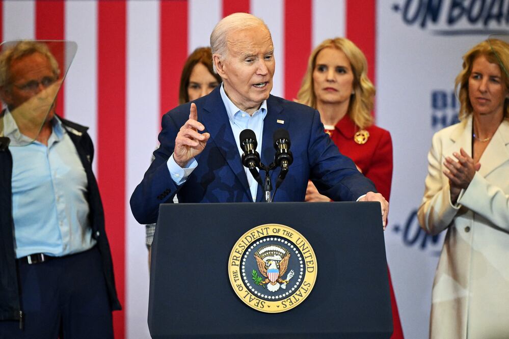 Biden arremete contra Trump por "usar el lenguaje de Hitler en vez del de Estados Unidos" (Getty Images via AFP)