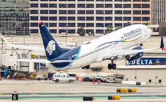 ¿Qué aerolíneas salen de la Terminal 2 del Aeropuerto Internacional de la Ciudad de México (AICM)? 