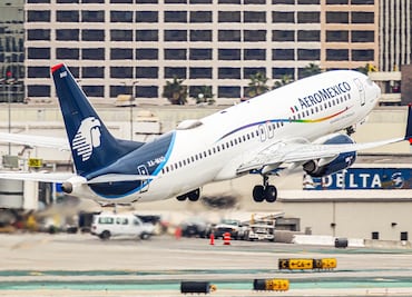 Incidente en AICM: Avión de Aeroméxico estuvo cerca de chocar con vuelo de Delta en pista de aterrizaje