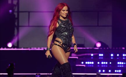 Karol G visita en hospital a madre que dio a luz durante un concierto en EU