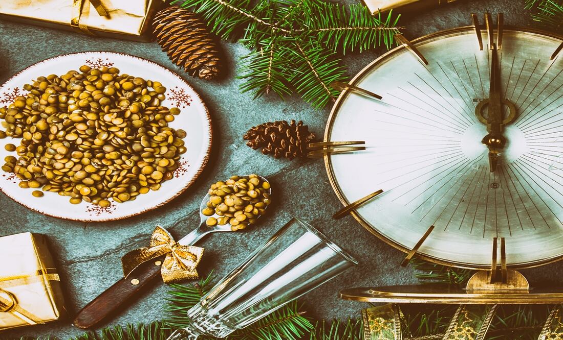 Lentejas para atraer dinero: así es el ritual de Año Nuevo que Galilea Montijo volvió viral. iStock/LarisaBlinova