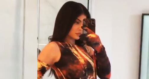 Kylie Jenner sorprende con vestido traslúcido en lujoso viaje