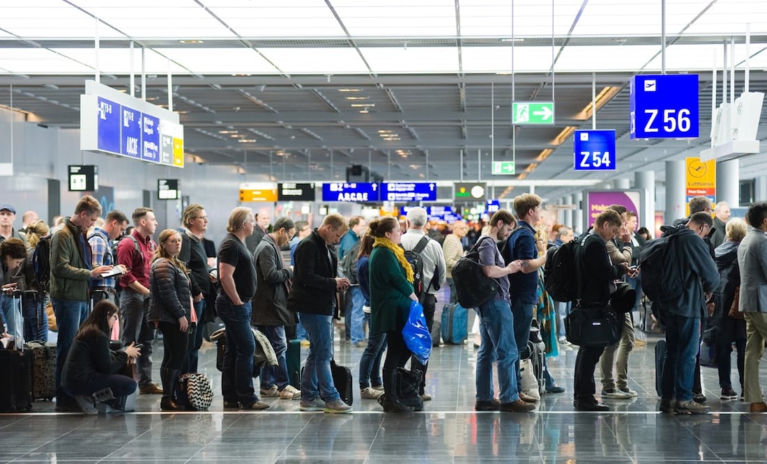 Navidad 2023. ¿Cuáles son los mejores y peores días para viajar en la temporada? Esta encuesta lo dice. Foto: iStock-RobertHoetinku