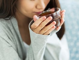 Los beneficios ocultos del té negro por los que debes tomarlo, según Harvard