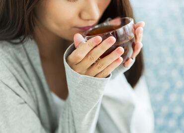 Los beneficios ocultos del té negro por los que debes tomarlo, según Harvard