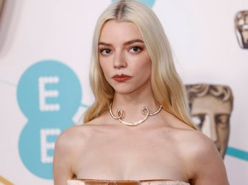 El minivestido de terciopelo con el que Anya Taylor-Joy se lució en Londres