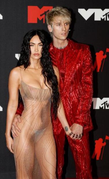 Megan Fox 'paraliza' los VMA's con su vestido transparente más revelador