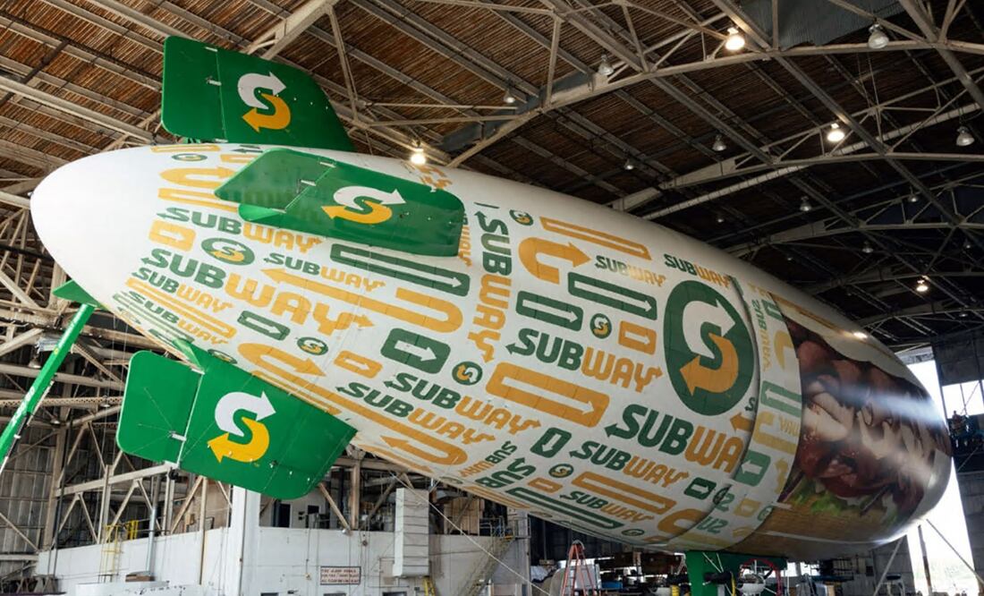 Un dirigible de Subway, de 54 metros, que a partir del 1 de septiembre echará a volar desde un aeropuerto de Hollywood, Florida. Foto EFE