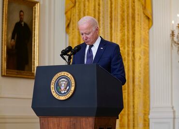 Biden prepara opciones para atacar al Estado Islámico por atentado