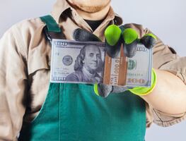 Esto es lo que gana un carpintero por hora en Estados Unidos: dónde pagan mejor y qué requisitos piden