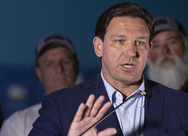 DeSantis pide investigar las redes de contrabando de migrantes en Florida
