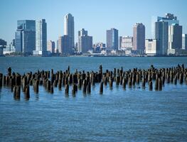 Reportan la caída de un helicóptero en el río Hudson frente a Manhattan