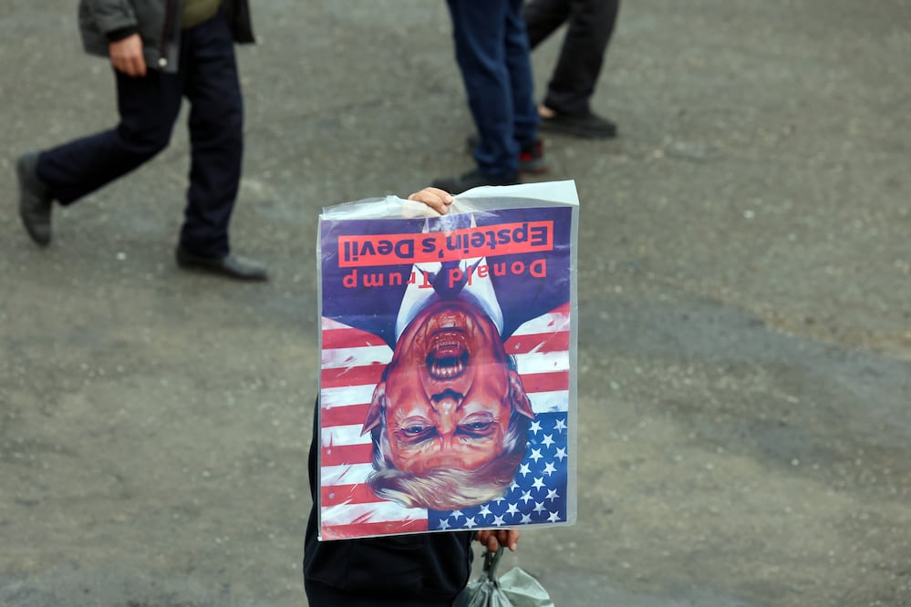 Alerta mundial: Irán amenaza con atacar sitios turísticos en todo el mundo: "No estarán seguros" EFE/EPA/ABEDIN TAHERKENAREH