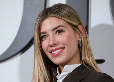 Michelle Salas regresa a Cannes con lujoso vestido plateado traslúcido