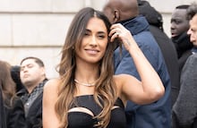 Antonela Roccuzzo destila belleza con espectacular vestido de transparencias